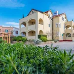 Partelj 7 By Interhome Vir