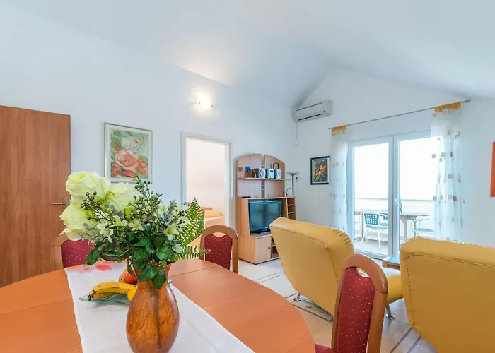 Partelj 7 By Interhome Vir