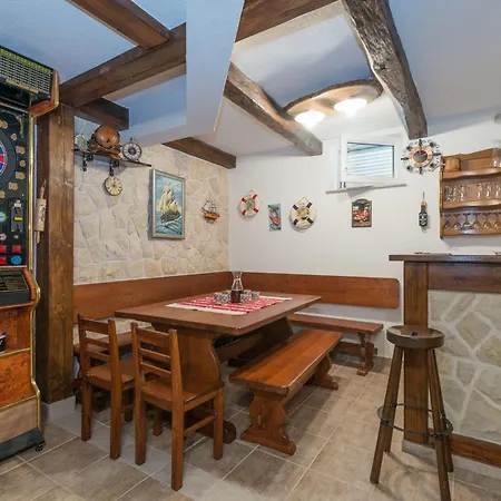 Partelj 7 By Interhome * Vir